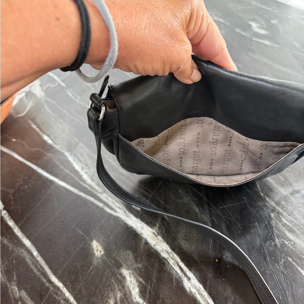 Classic Black Leather Crossbody Bag - Picture 5 of 7